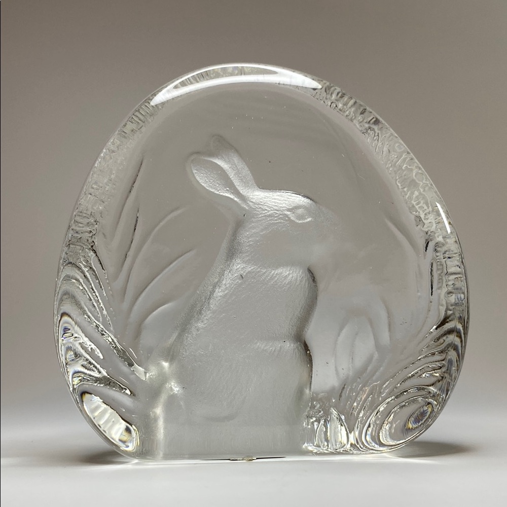 Elegant Clear Glass Rabbit Sculpture